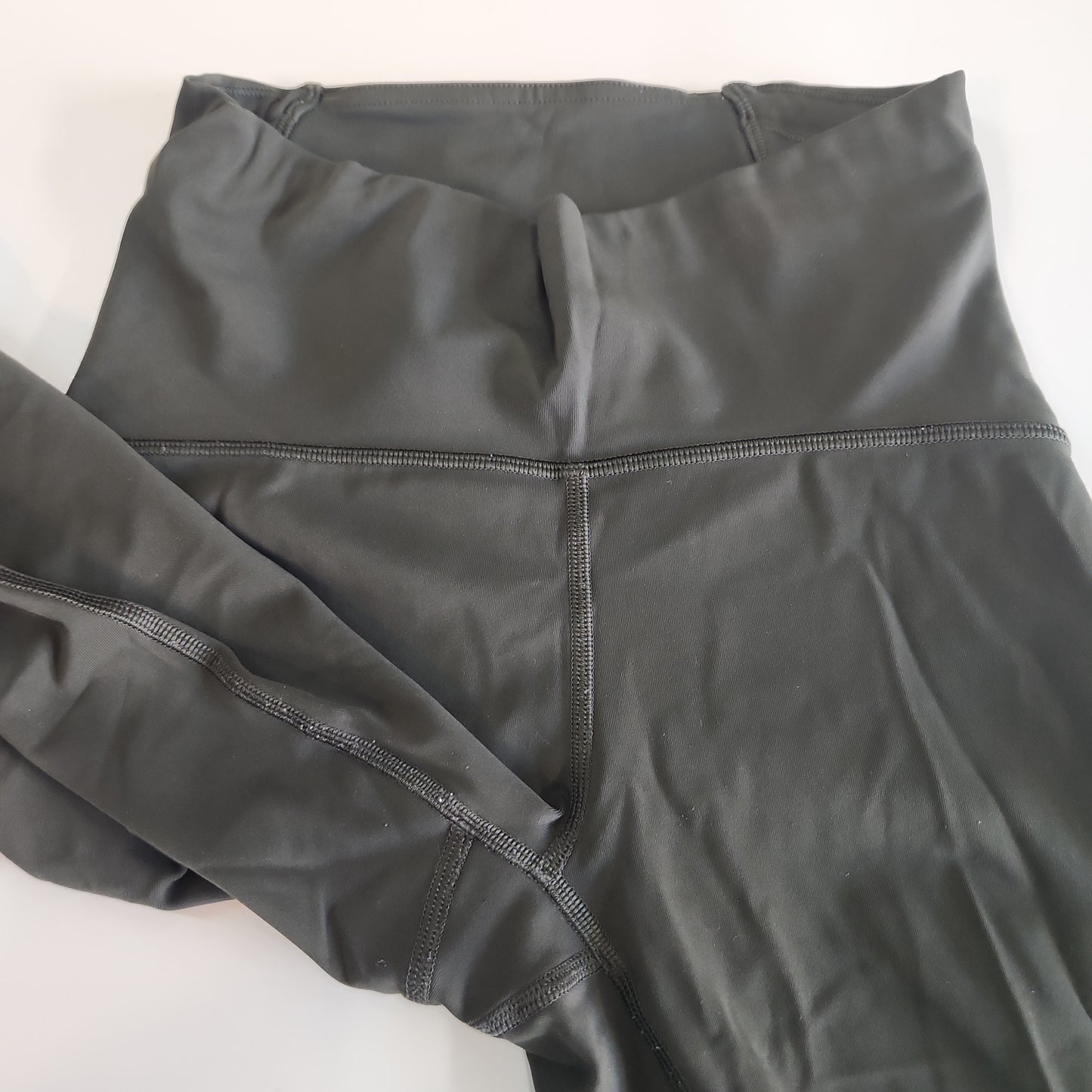 Lululemon Train Times Women's Crop Pants 17" Olive - Size 4