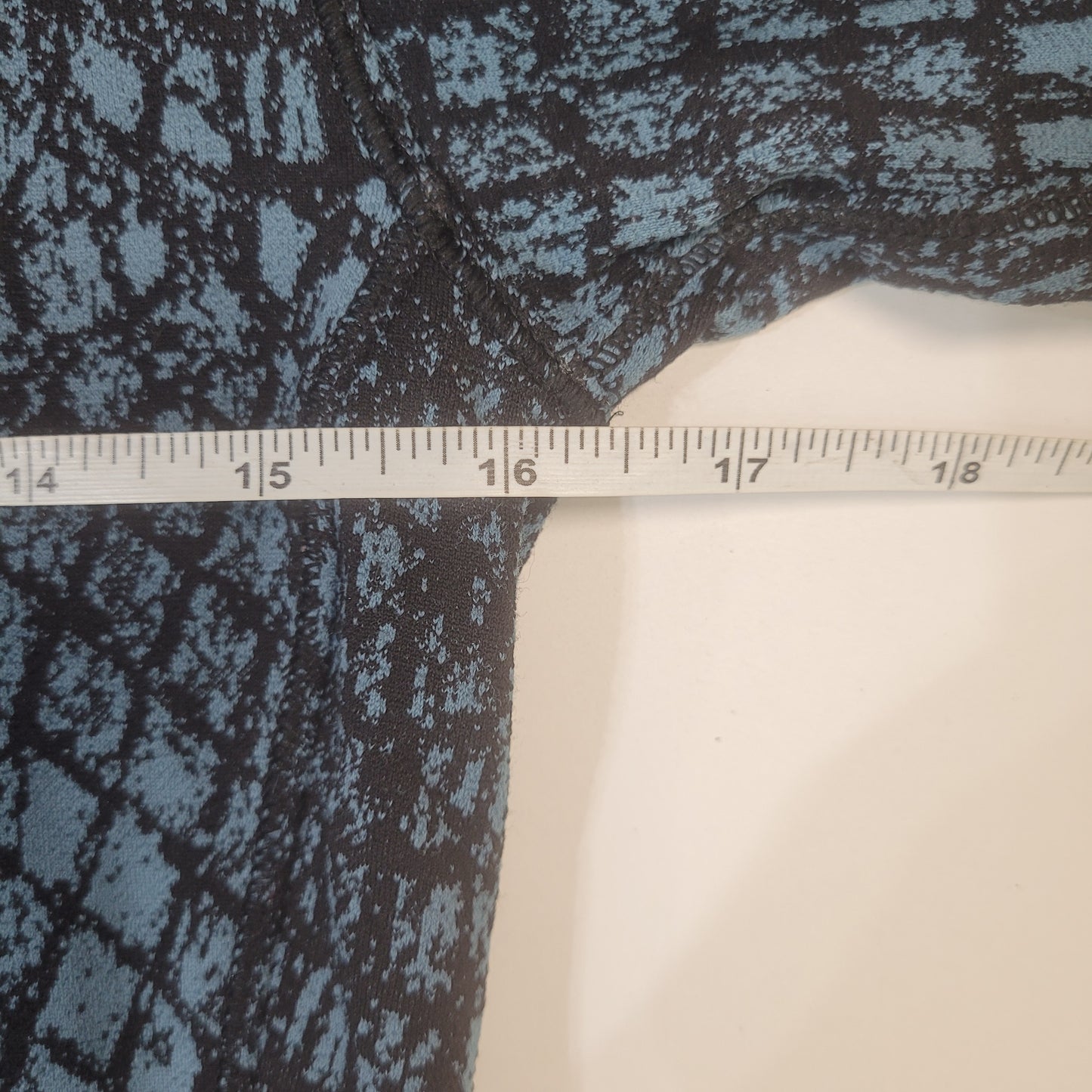 Lululemon Close to Crossing Women's Long Sleeve Blue/Black - Size XS