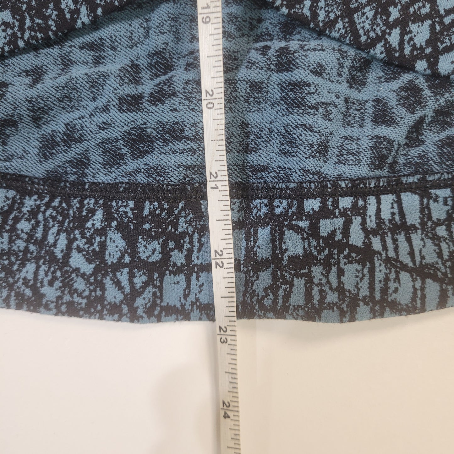 Lululemon Close to Crossing Women's Long Sleeve Blue/Black - Size XS