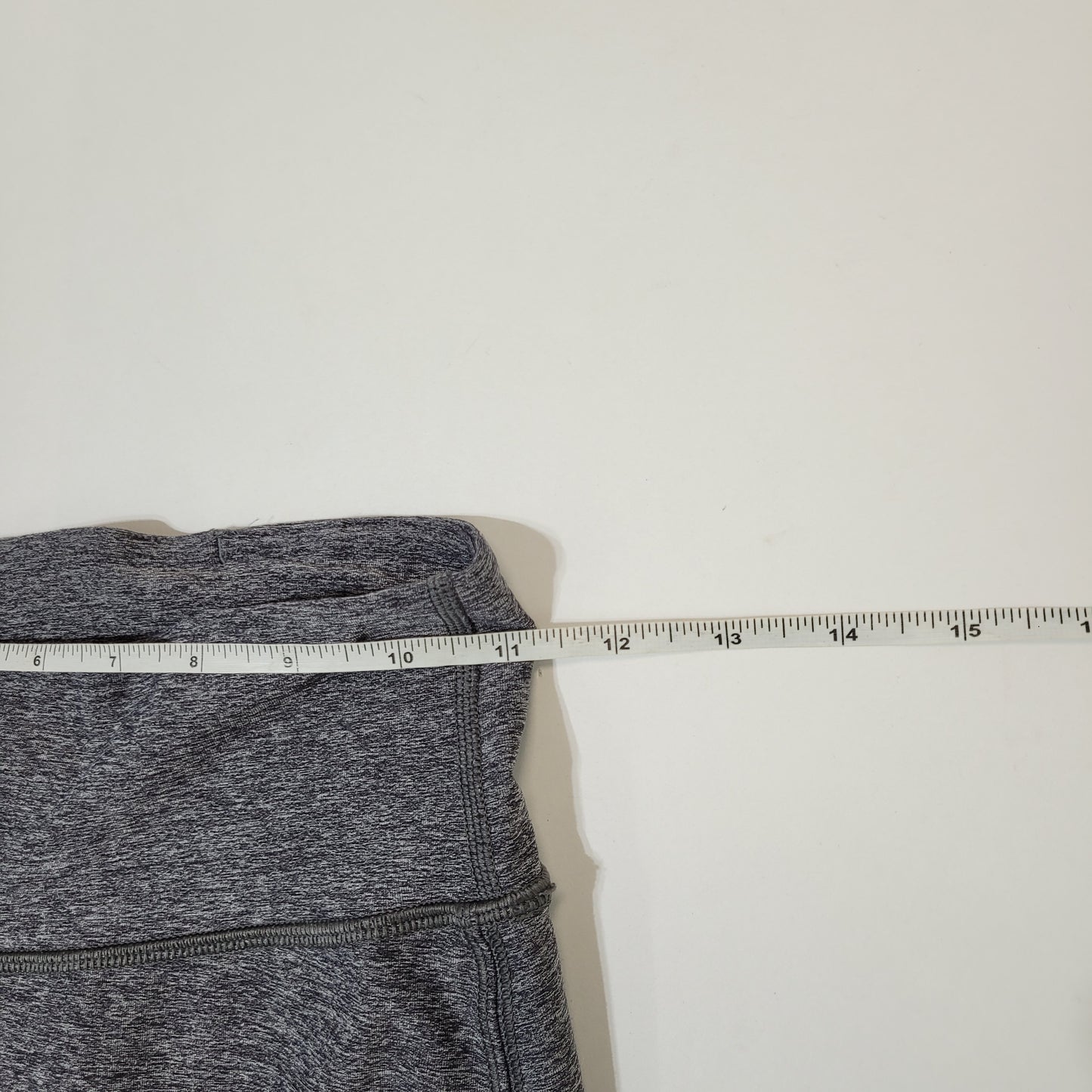Lululemon Tied To It 7/8 Women's Tight 25" Heathered Black/Dark Carbon - Size 4