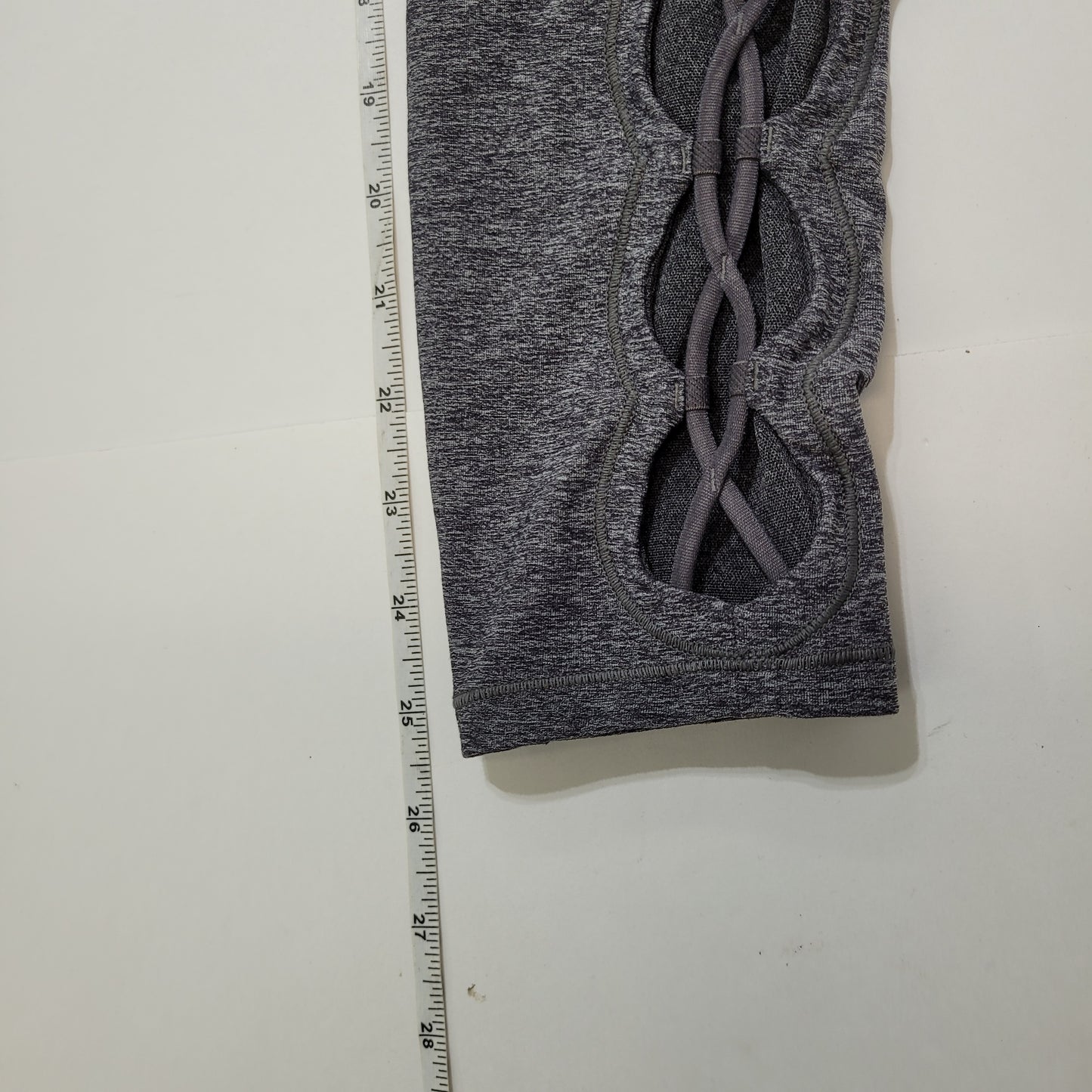 Lululemon Tied To It 7/8 Women's Tight 25" Heathered Black/Dark Carbon - Size 4