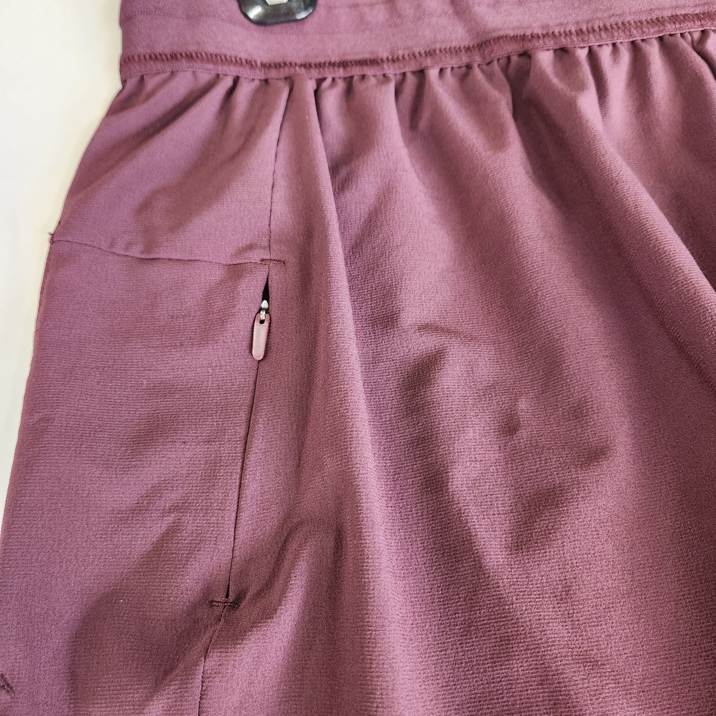 Nike Women's Yoga Shorts Lined Burgundy - Size Large
