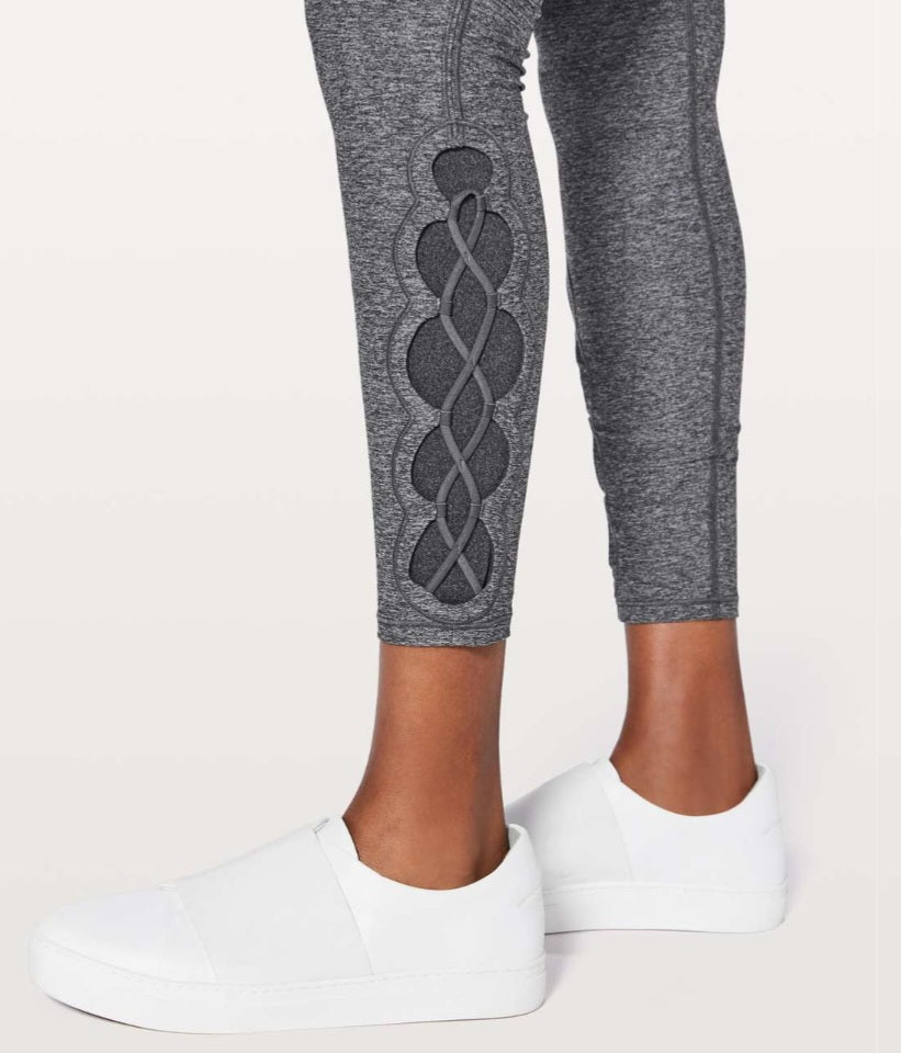 Lululemon Tied To It 7/8 Women's Tight 25" Heathered Black/Dark Carbon - Size 4