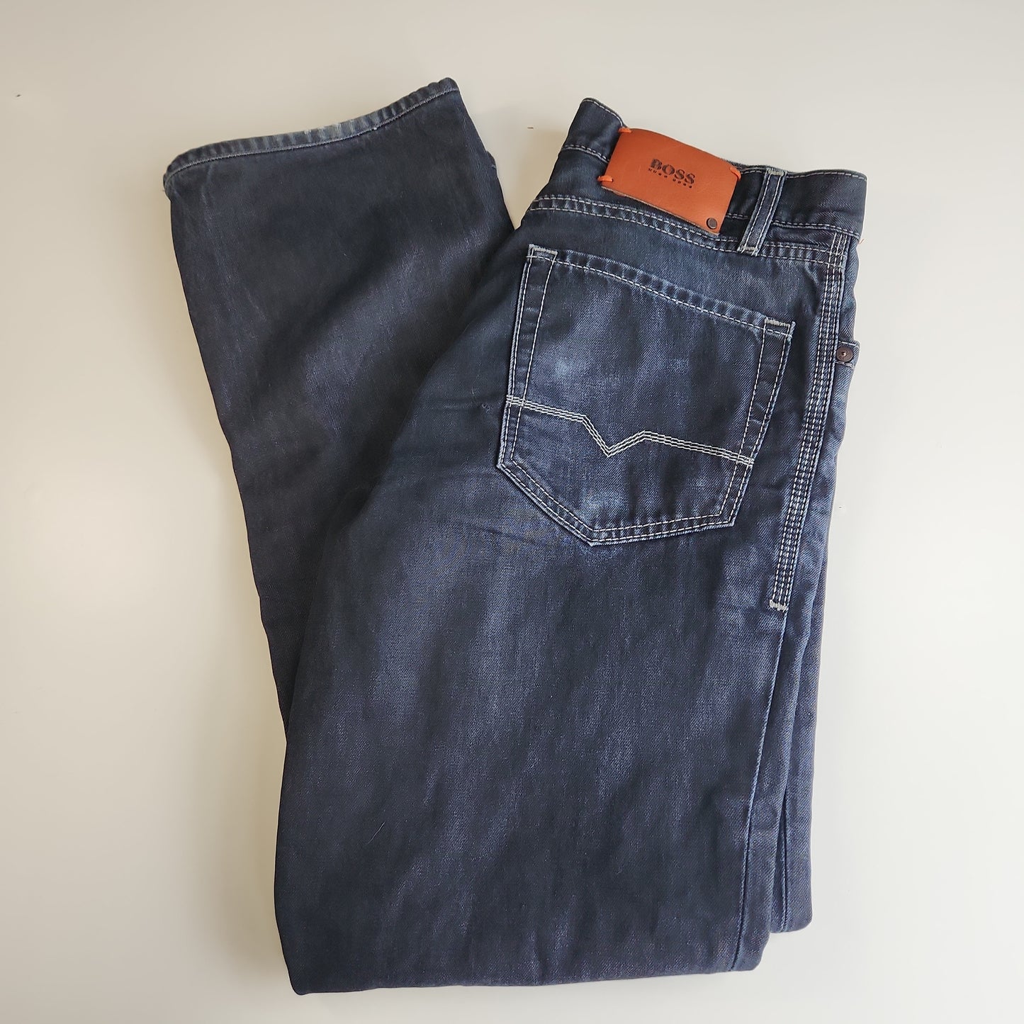 Hugo Boss Straight Leg Jeans Dark Washed - 32 x 34