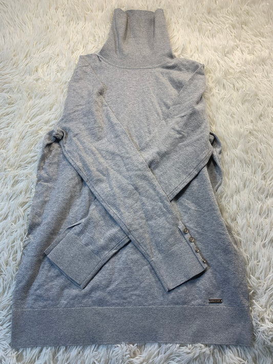 Tommy Hilfiger turtle neck sweater - large