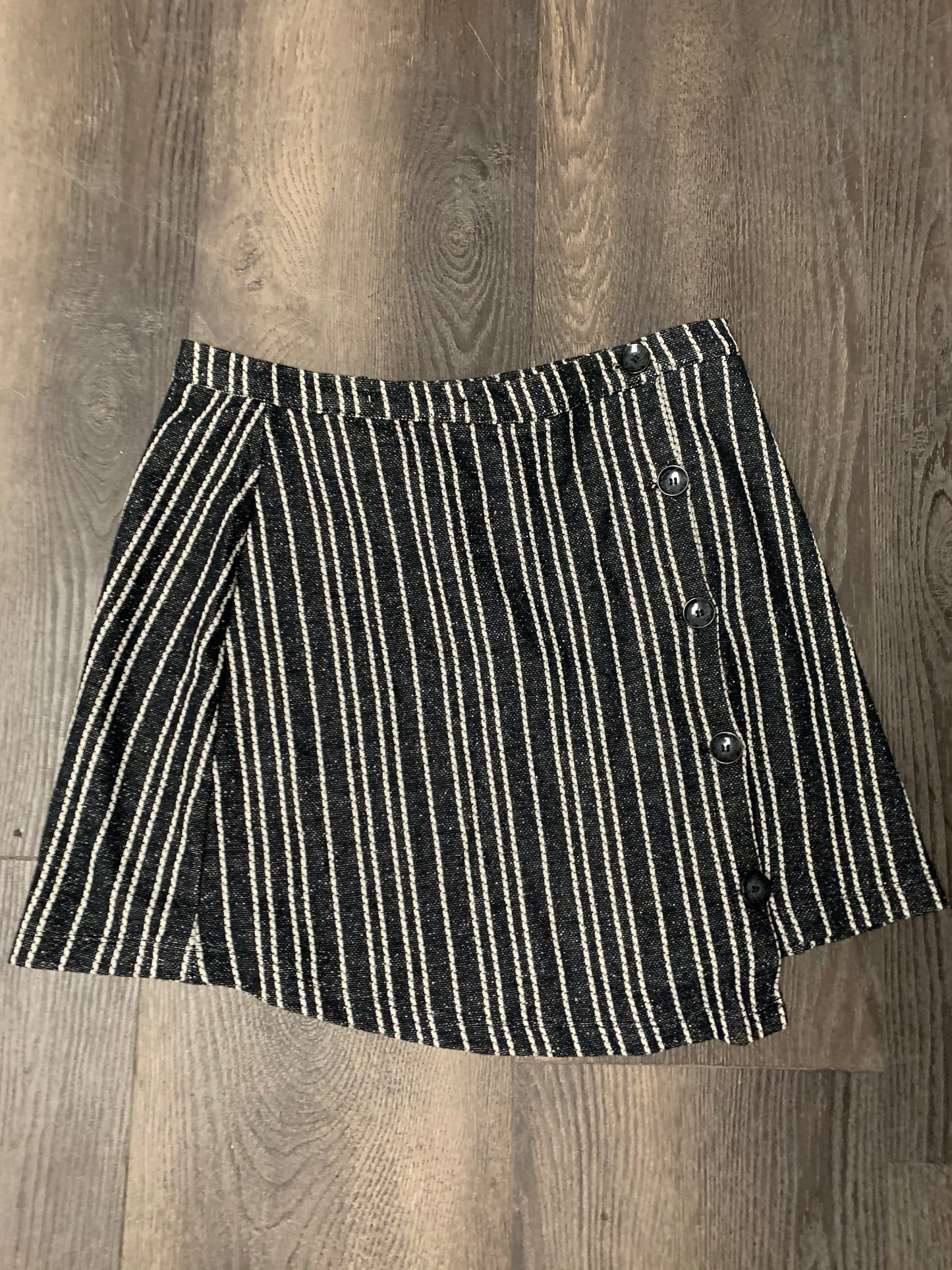 Urban Outfitters Skirt White/Black - Size Medium