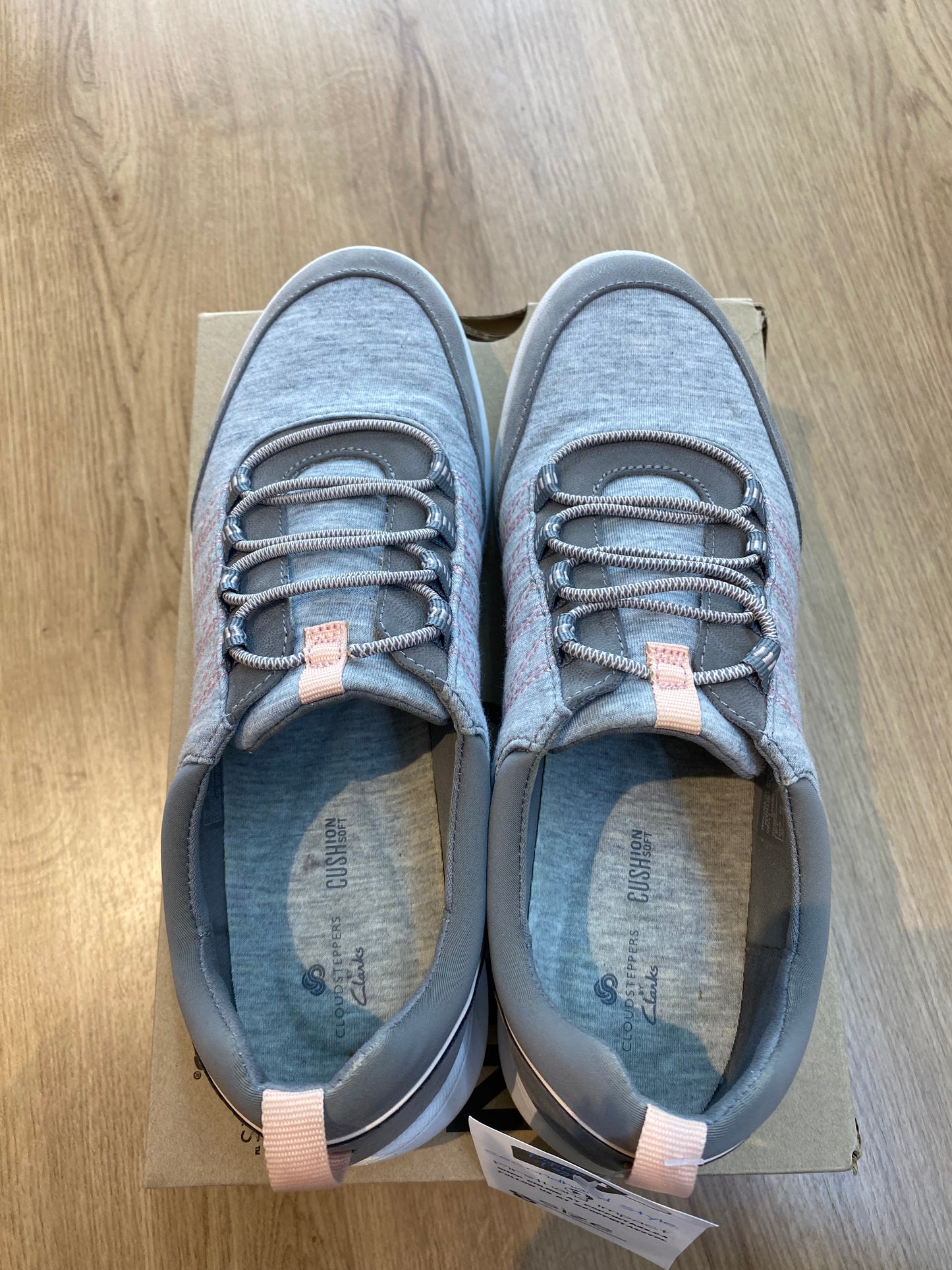 Cloudsteppers By Clarks Sneakers Gray - Women's Size 8
