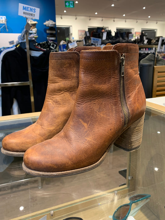 Frye Addie Double Zip Bootie Heels Brown - Size 8 B