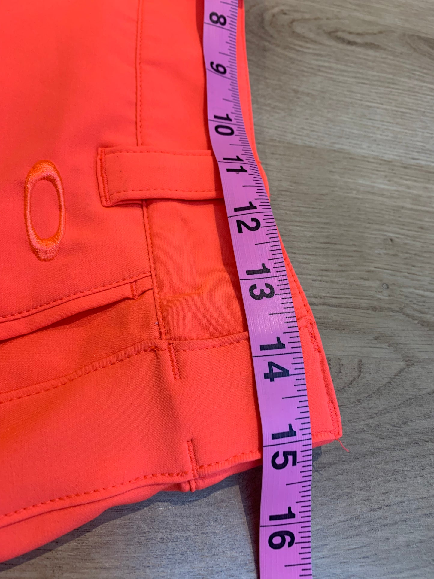 Oakley Athletic Golf Shorts Orange – Women’s Size 4