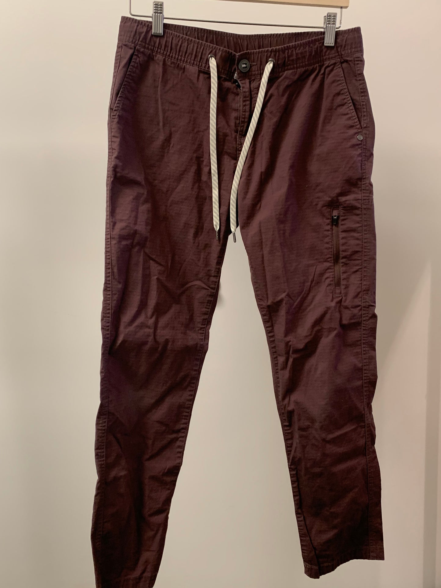 Vuori Jogger Pants Burgundy - Men's Size Medium