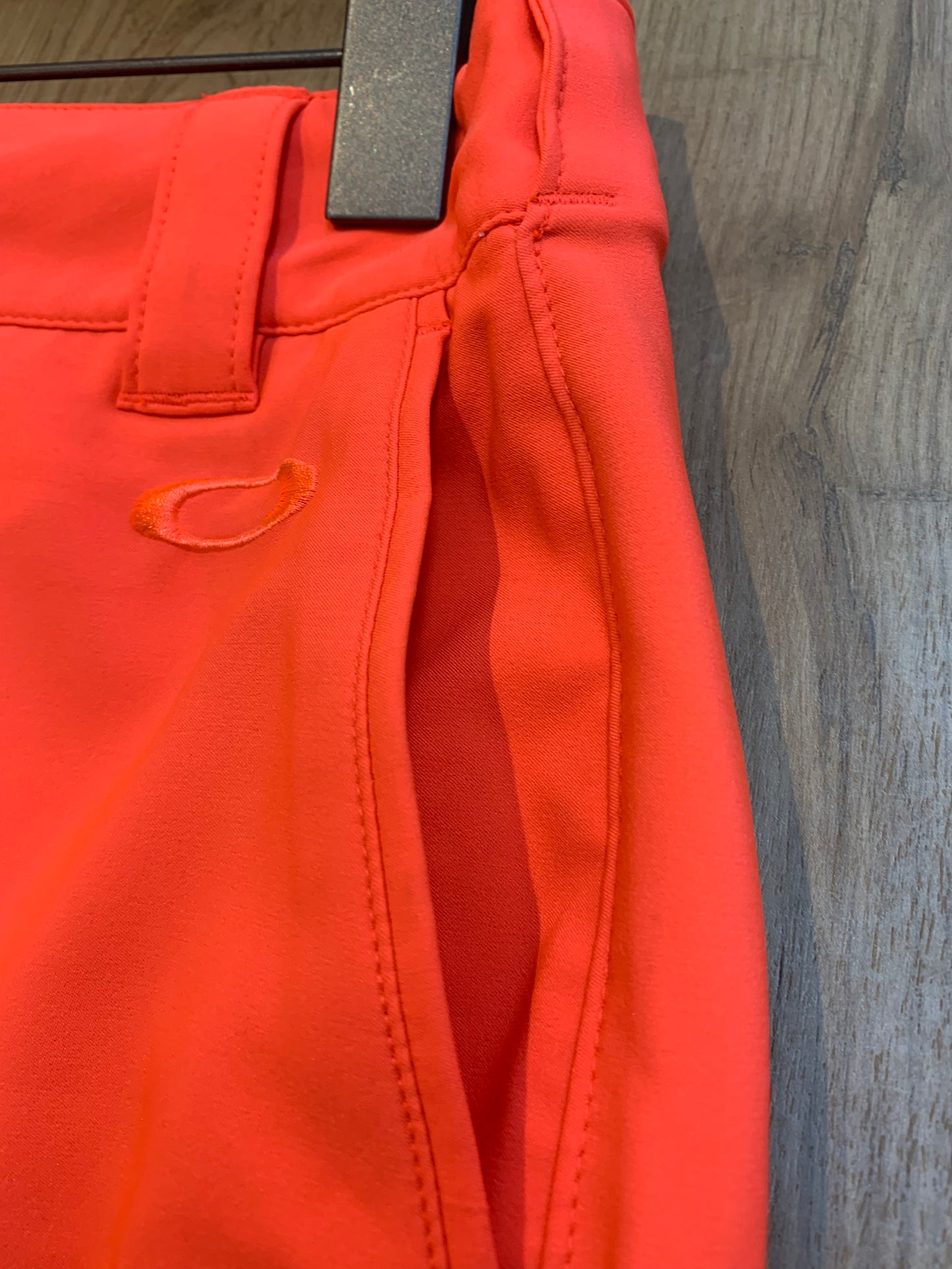 Oakley Athletic Golf Shorts Orange – Women’s Size 4