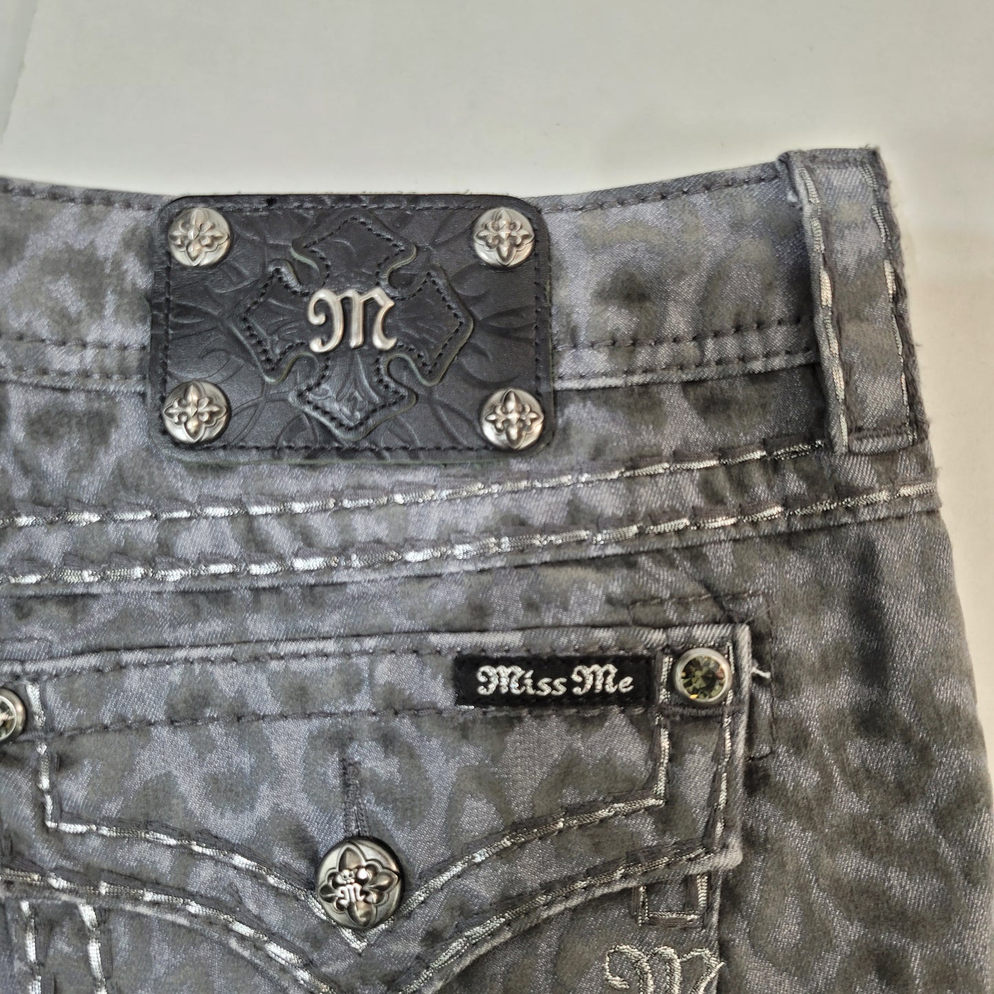 Miss Me Cargo Signature Rise Skinny Leopard Print Jeans - 30
