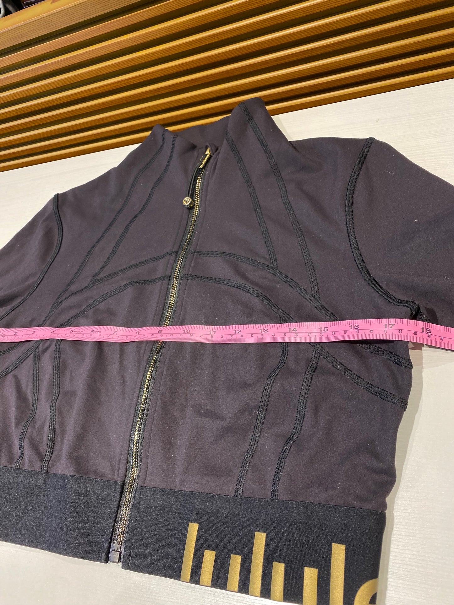 Lululemon Define Jacket Special Edition Cropped Gold Black Everlux - Size 6