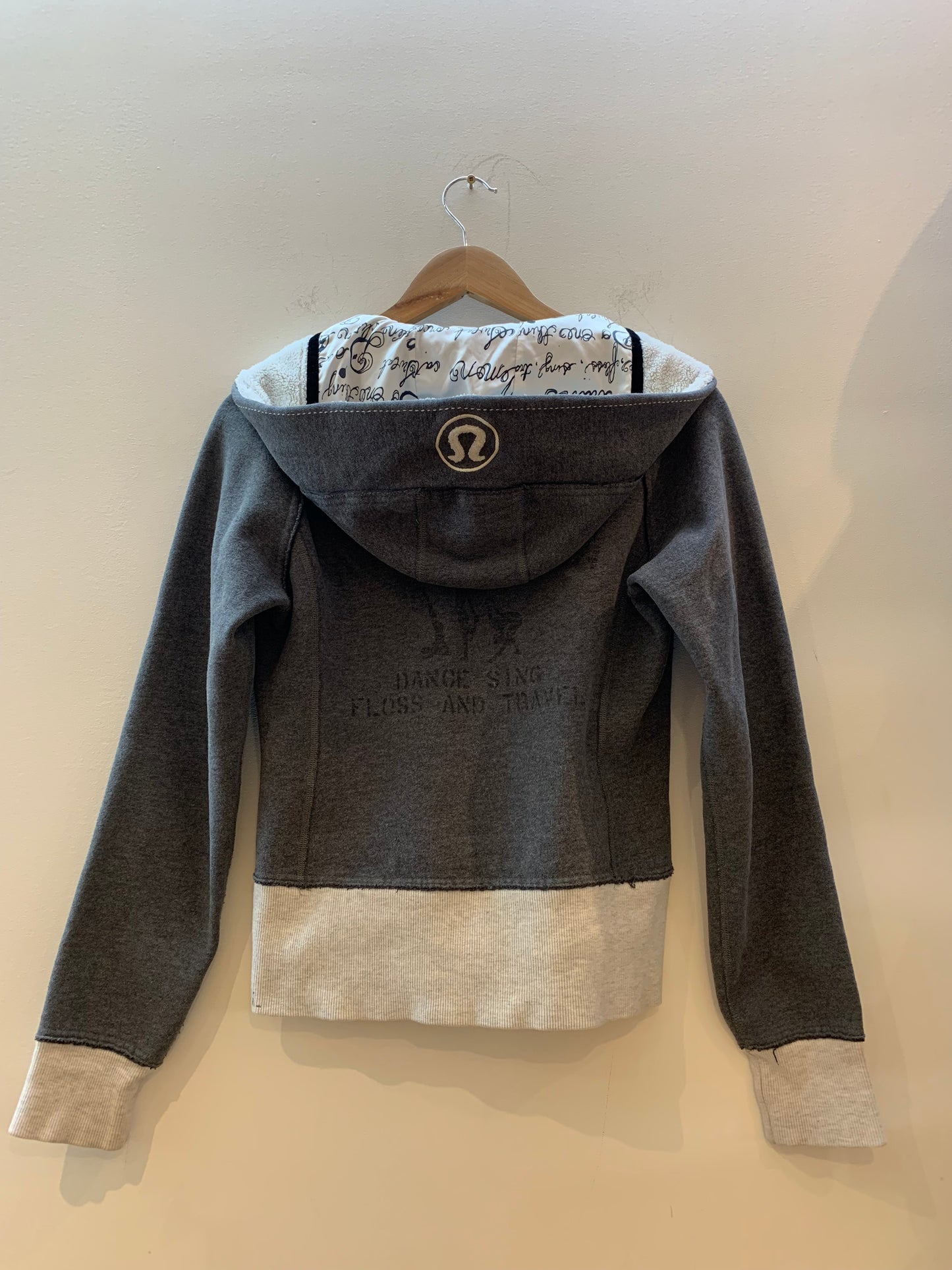 Lululemon Scuba Special Edition Dance Floss Sing Travel Hoodie Grey - Size 6