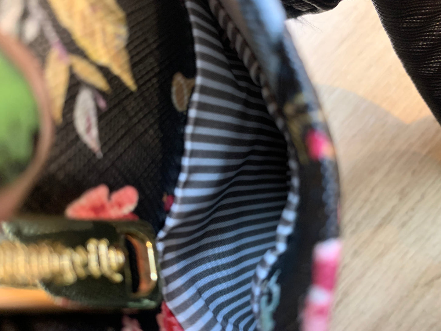 Alison In Wonderland Lounge Fly Back Pack