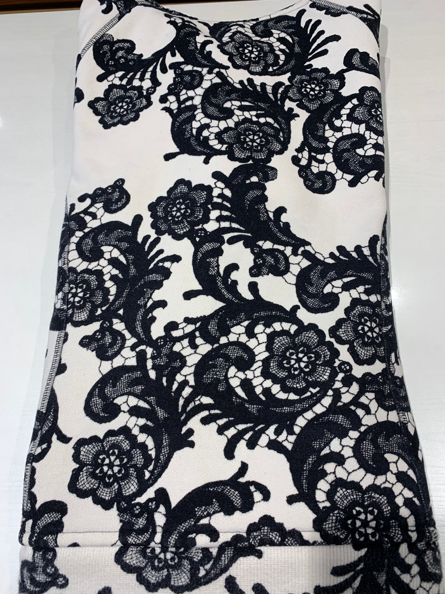 Lululemon Classic Scuba black white floral Hoodie - Women's Size 6