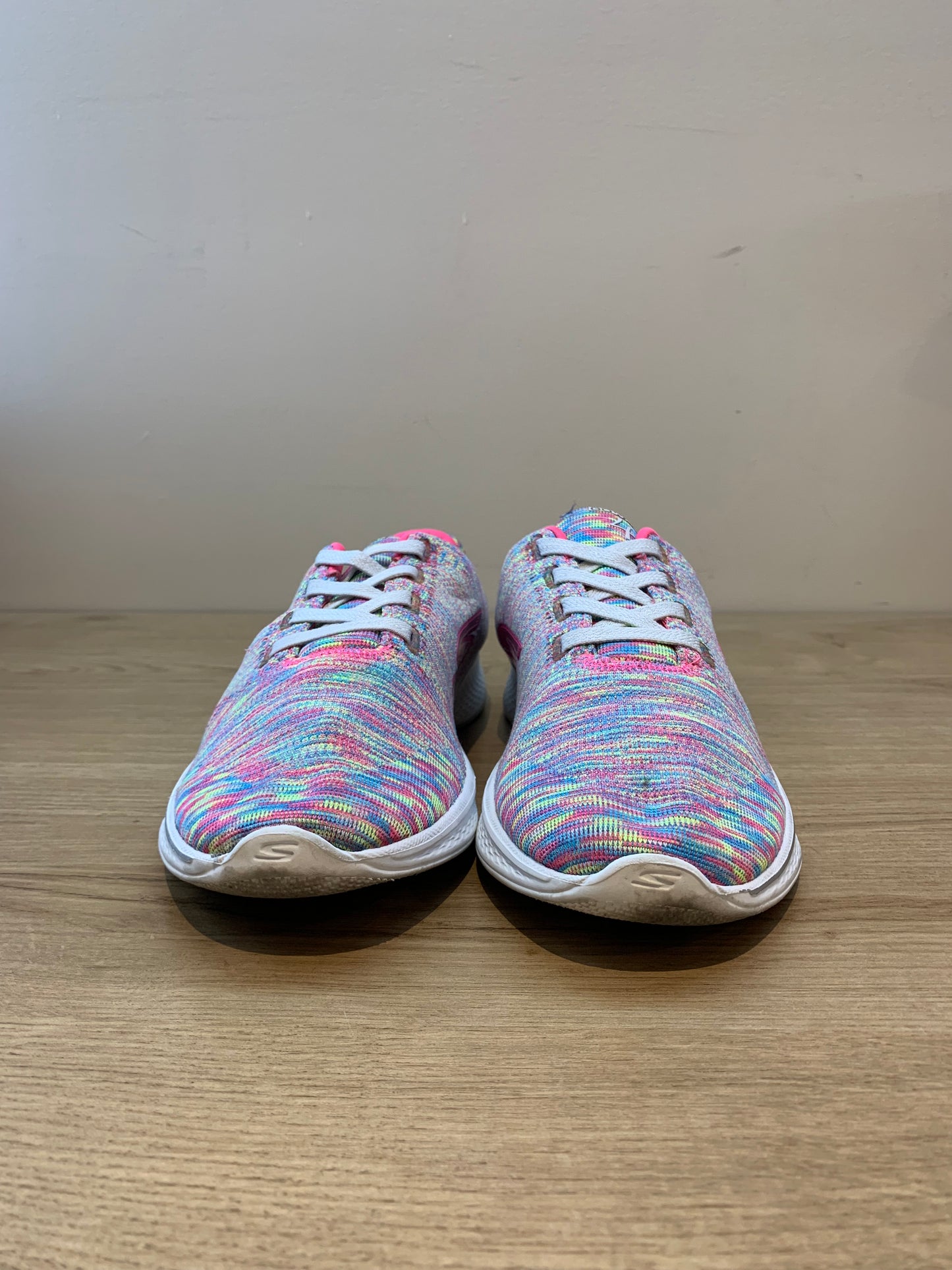 Skechers Performance Go Walk 4 Cherish Sneaker - Women's US Size 8.5
