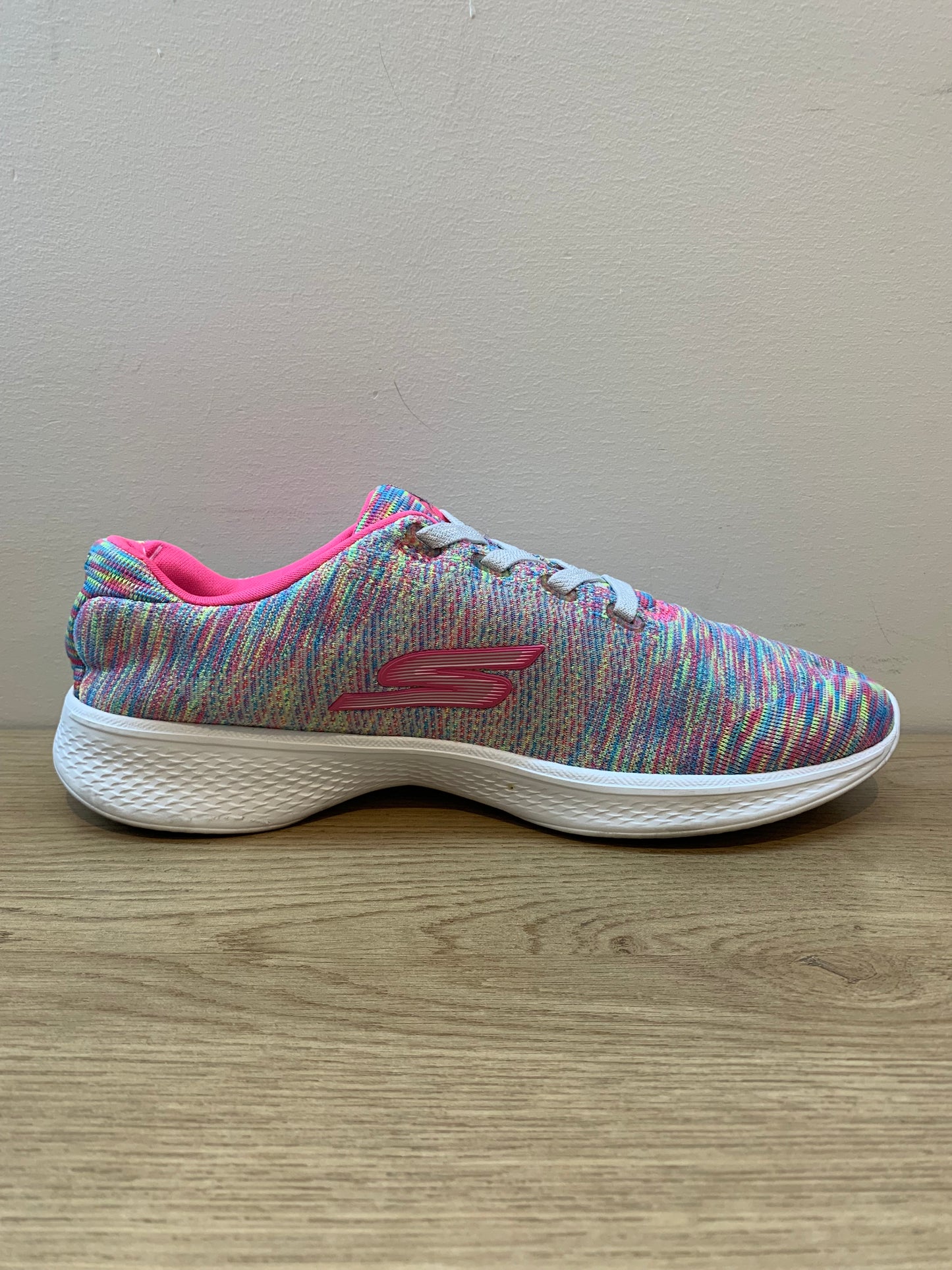 Skechers Performance Go Walk 4 Cherish Sneaker - Women's US Size 8.5