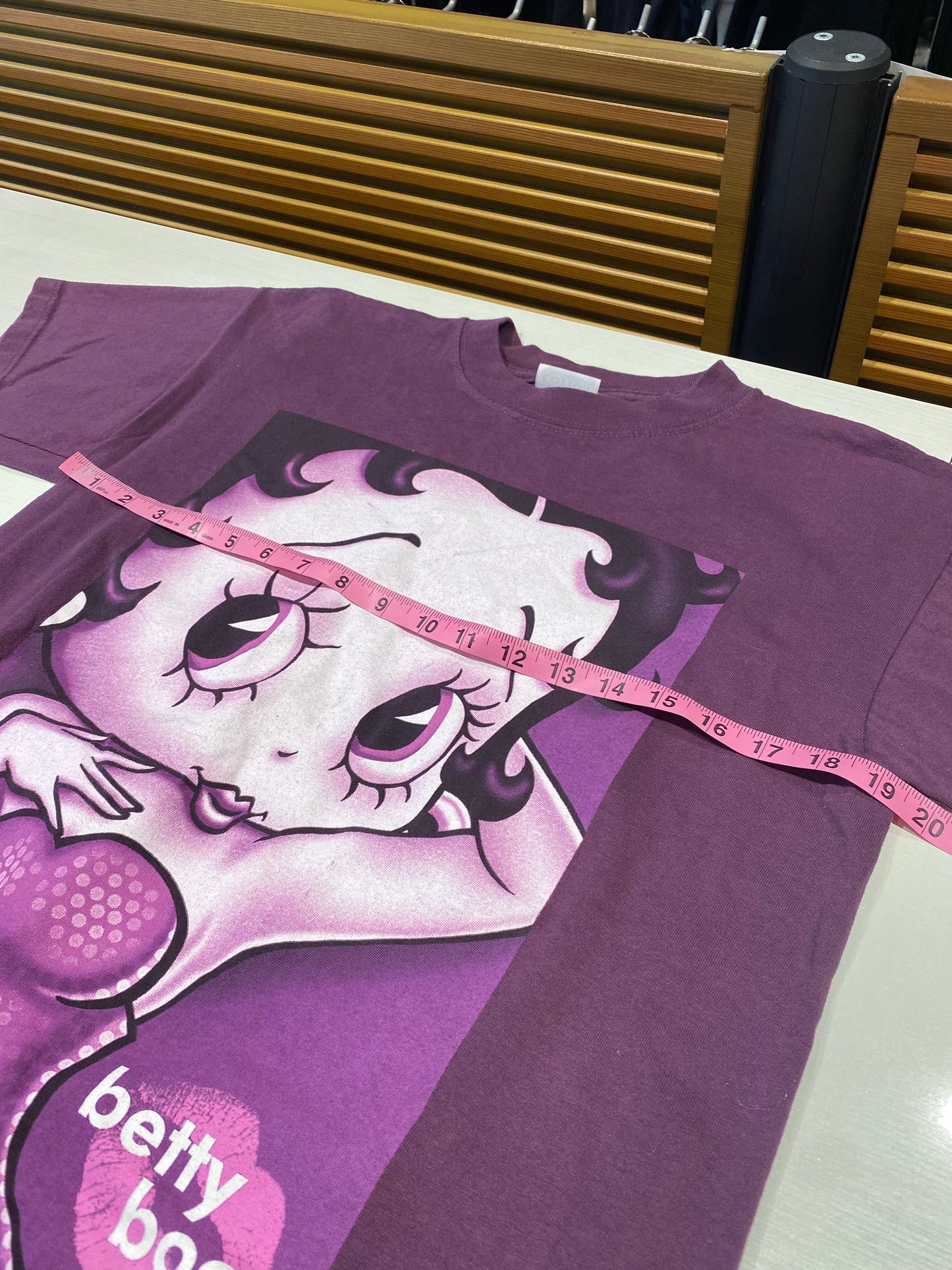 Gildan Activewear Betty Boop 1997 Vintage T-Shirt Purple - Size Medium