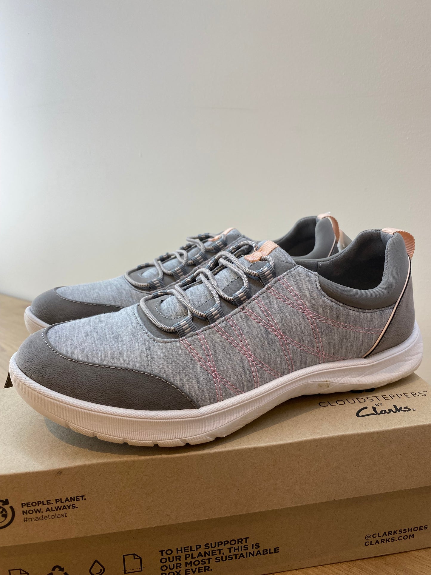 Cloudsteppers By Clarks Sneakers Gray - Women's Size 8
