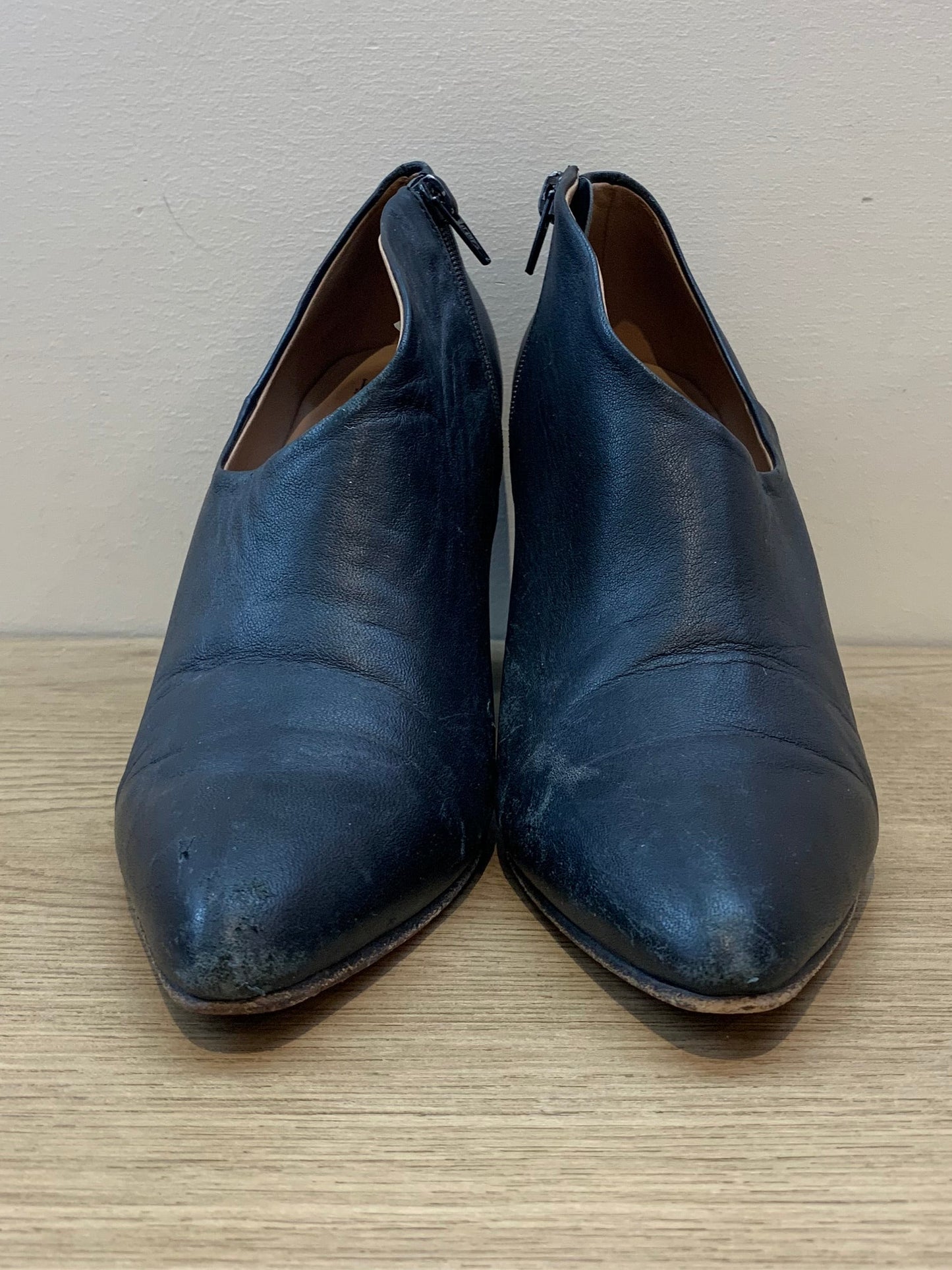 John Fluevog Poser EdieSexy Asymmetrical Leather Pumps 6.5