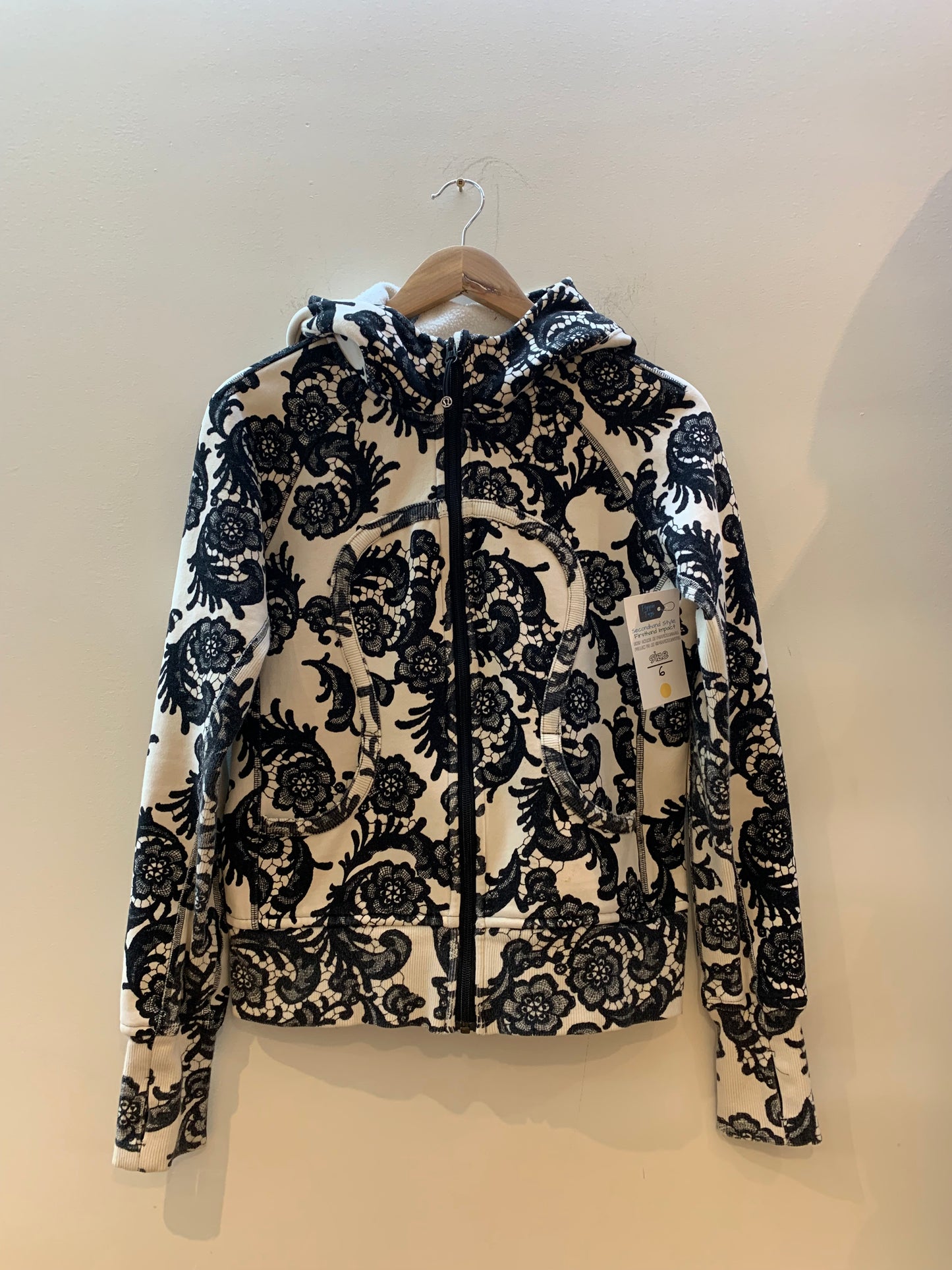 Lululemon Classic Scuba black white floral Hoodie - Women's Size 6