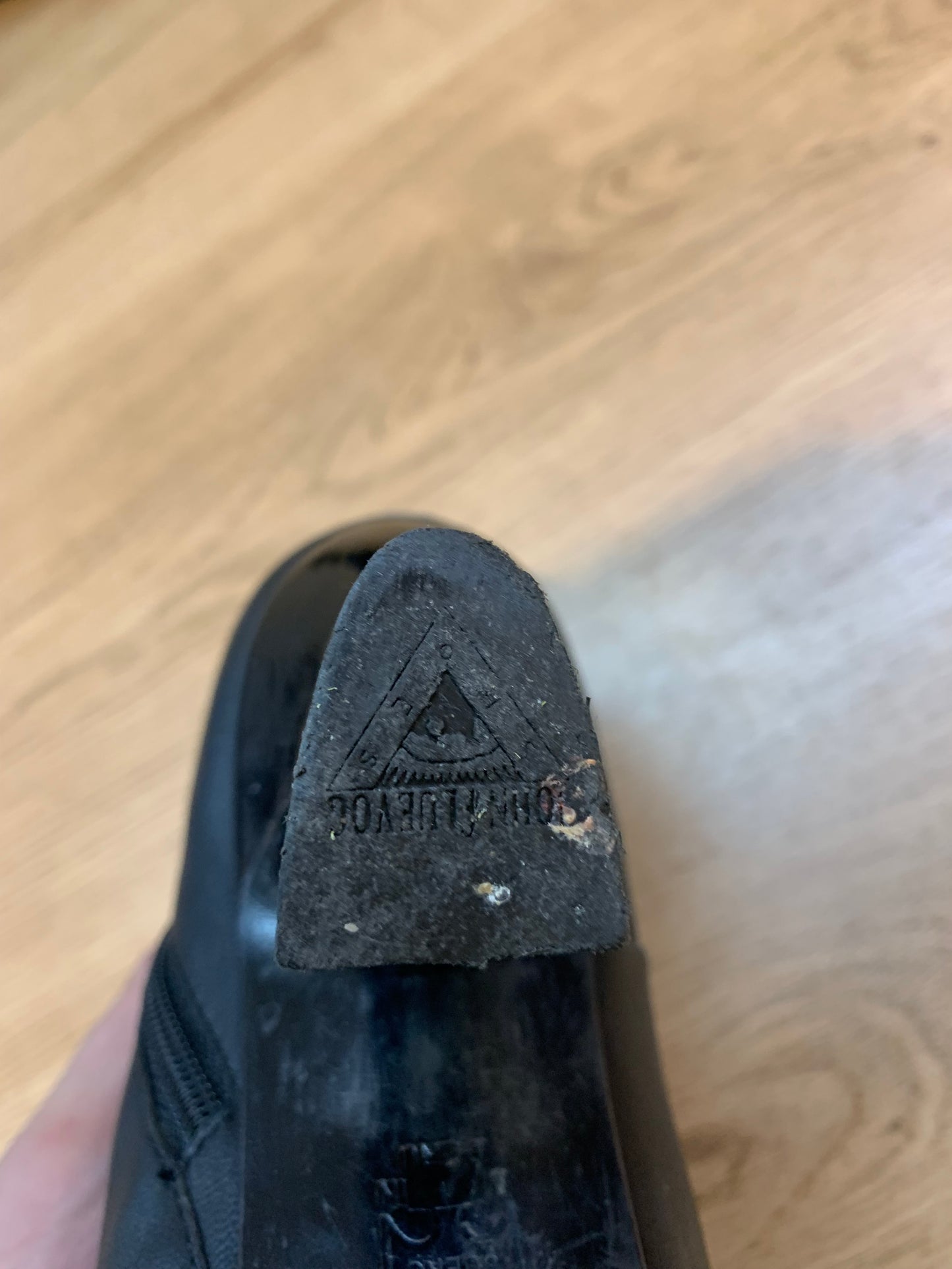 John Fluevog Poser EdieSexy Asymmetrical Leather Pumps 6.5