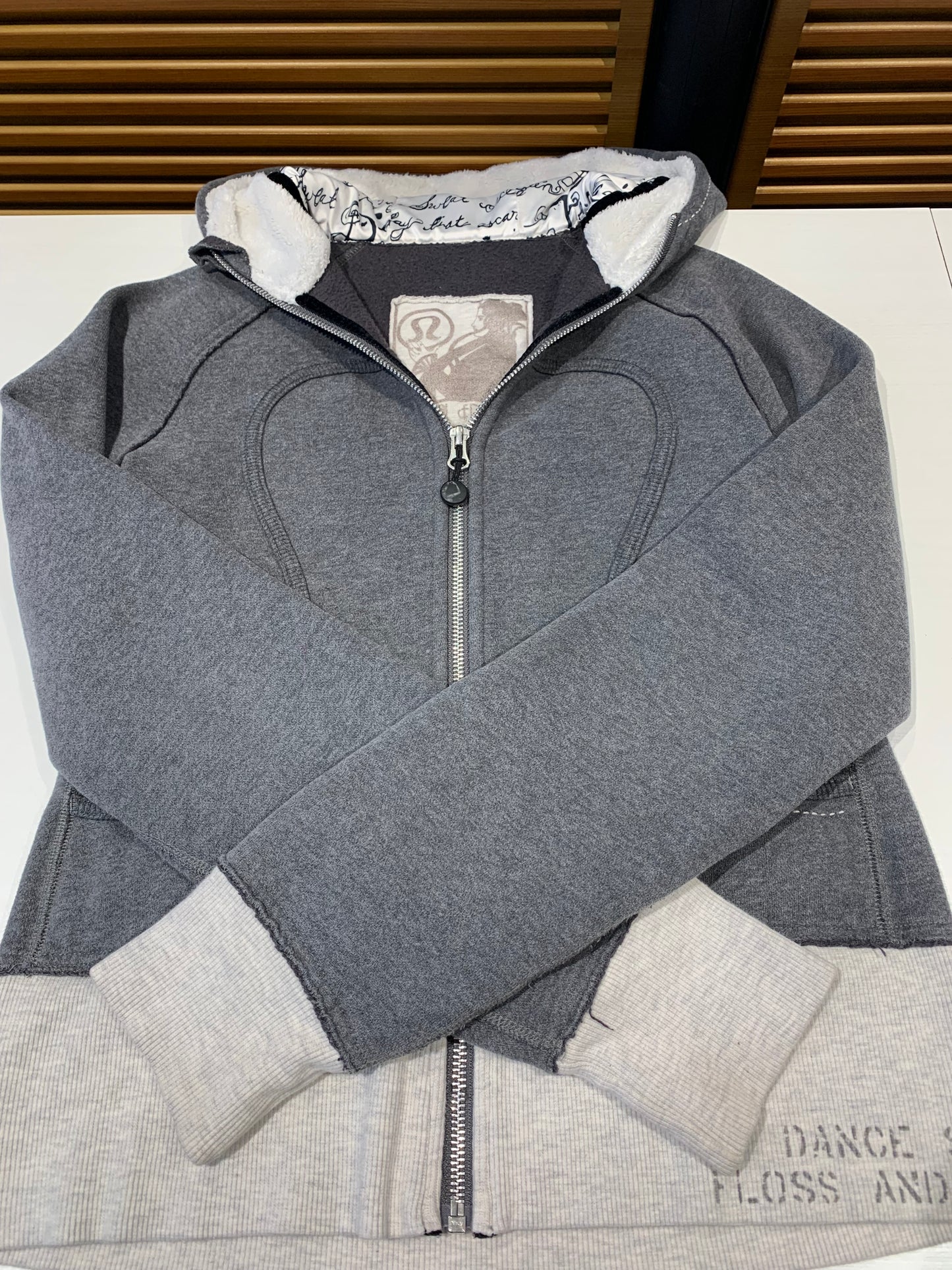 Lululemon Scuba Special Edition Dance Floss Sing Travel Hoodie Grey - Size 6