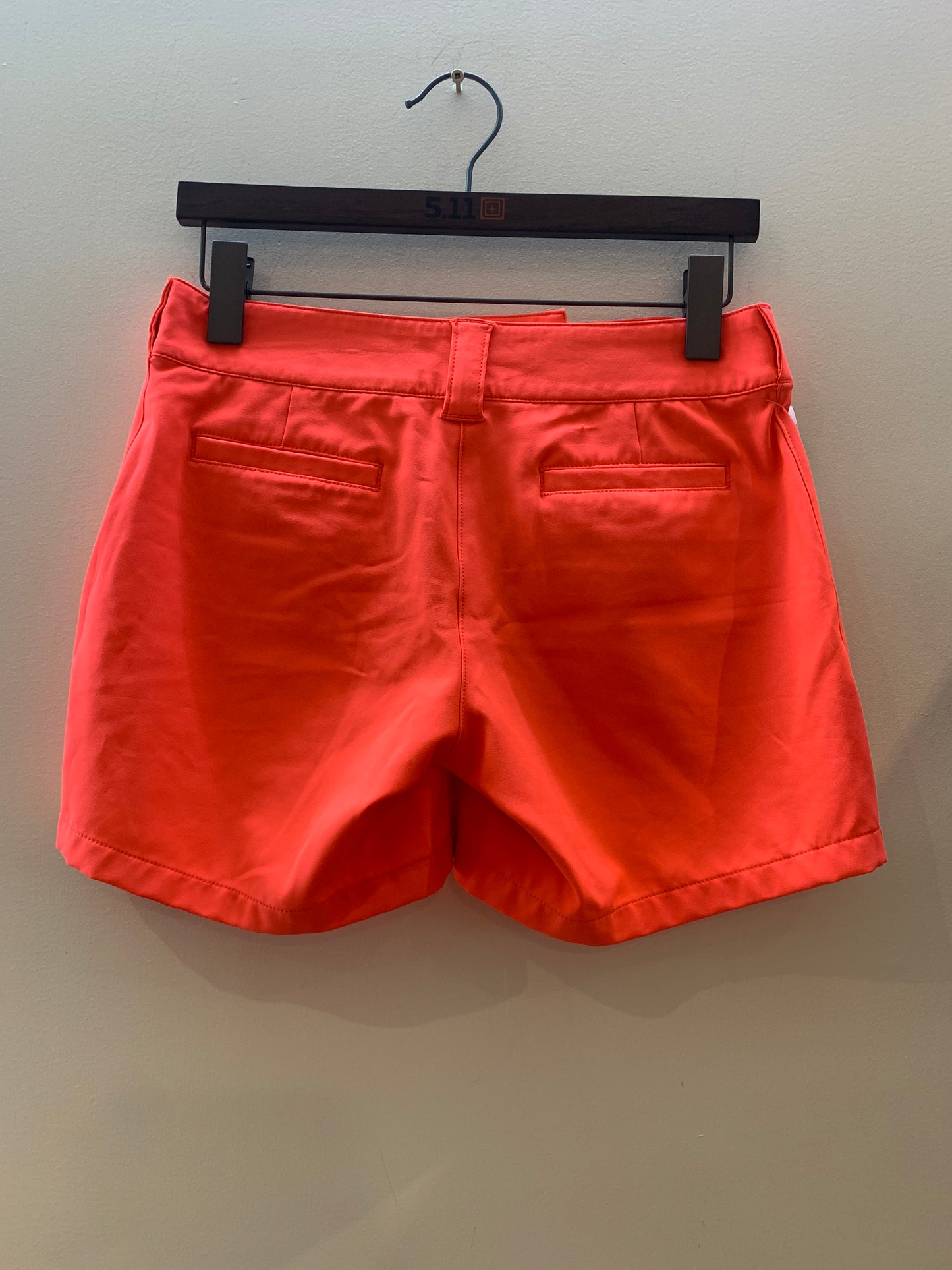 Oakley Athletic Golf Shorts Orange – Women’s Size 4
