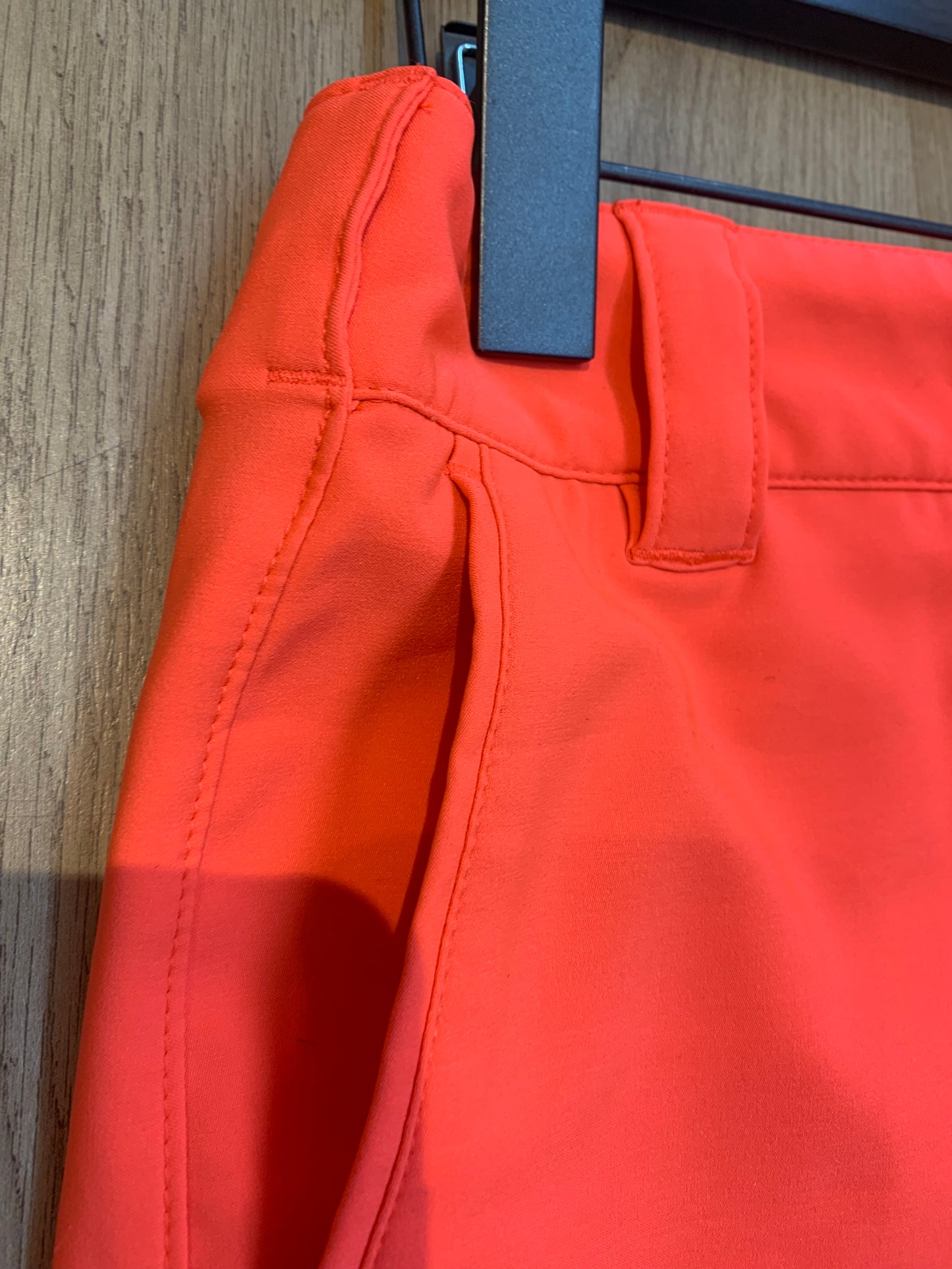 Oakley Athletic Golf Shorts Orange – Women’s Size 4