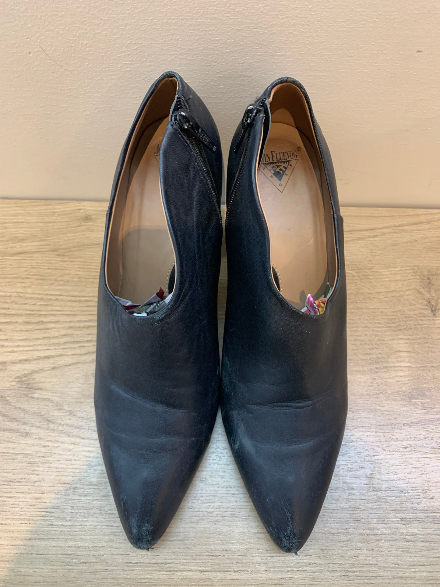 John Fluevog Poser EdieSexy Asymmetrical Leather Pumps 6.5