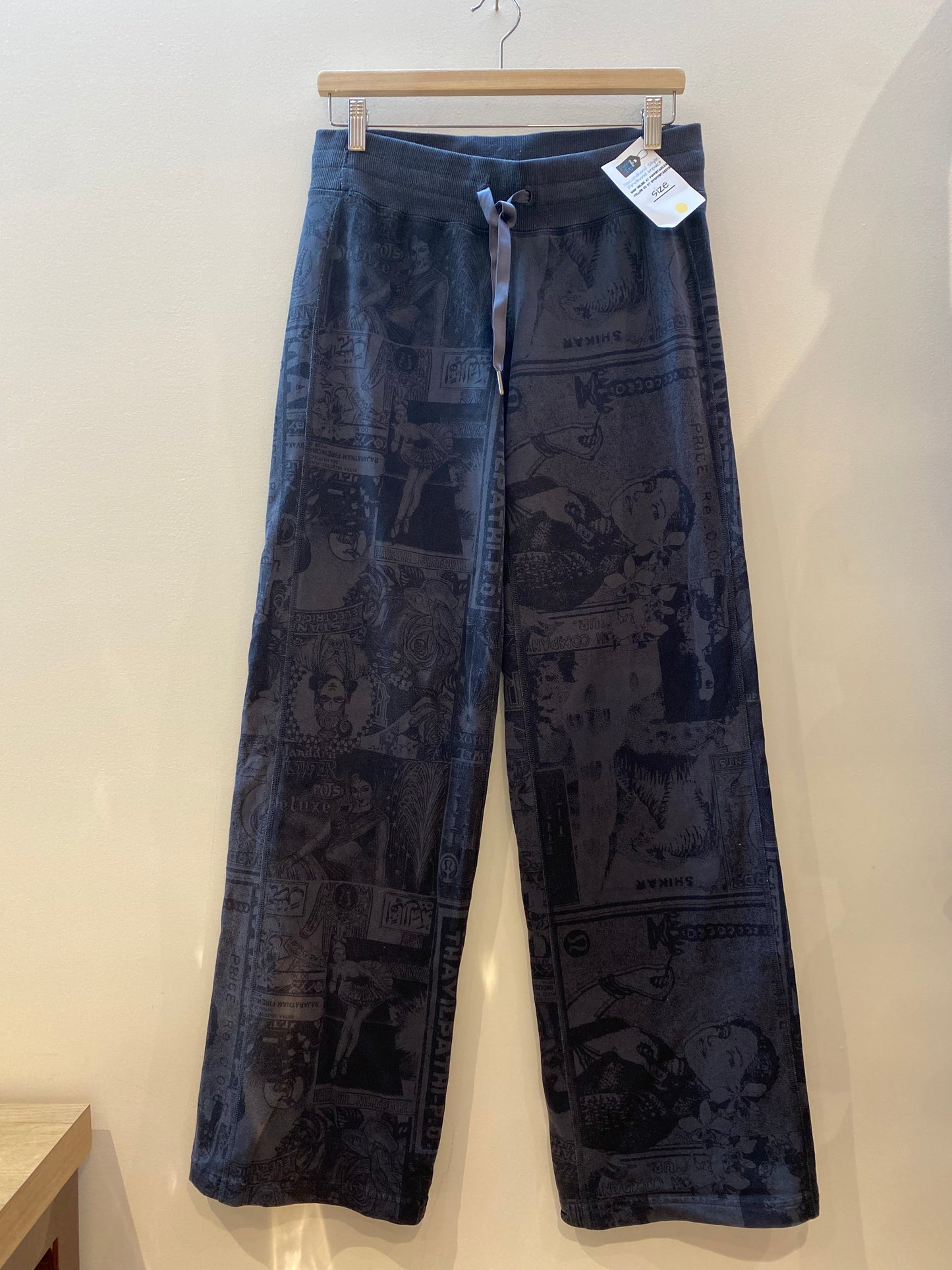 Lululemon Wide Leg Sweat Pants Vintage All Over Print - Size Large