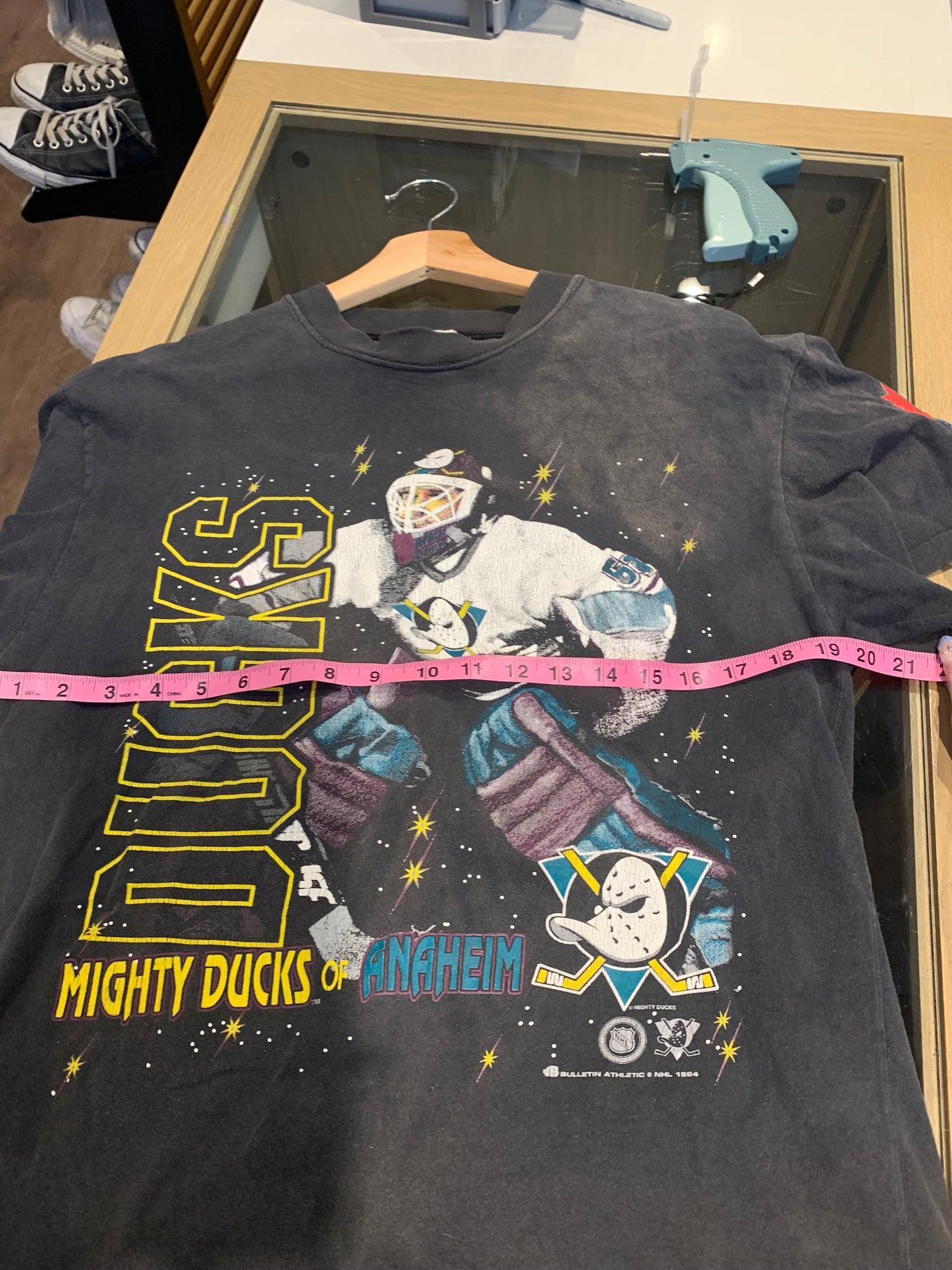 Mighty Ducks Vintage 1994 Bulletin Goalie Tee Shirt Youth - Men's Size M