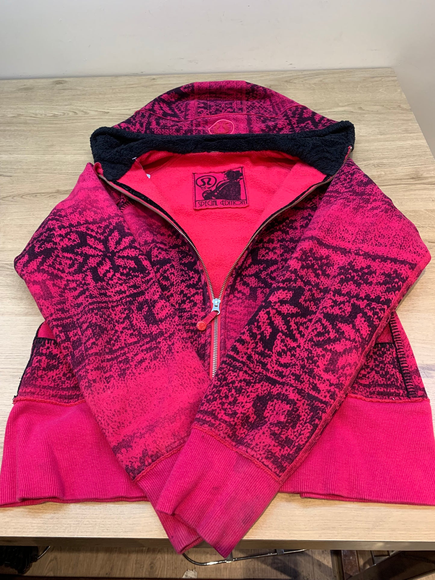 Lululemon Scuba Special Edition Scuba Hoodie Pink - Size 10