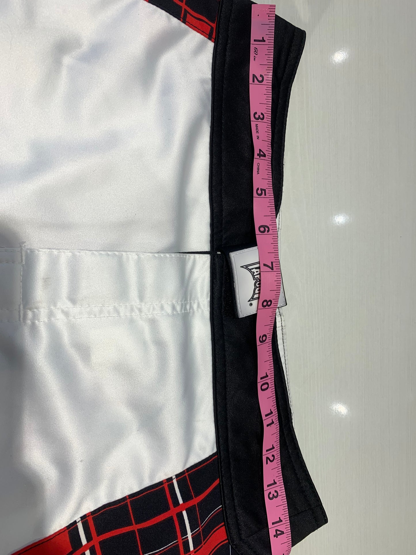 Tap Out MMA Ultimate Fighter Shorts White/Red - Men's Size Small