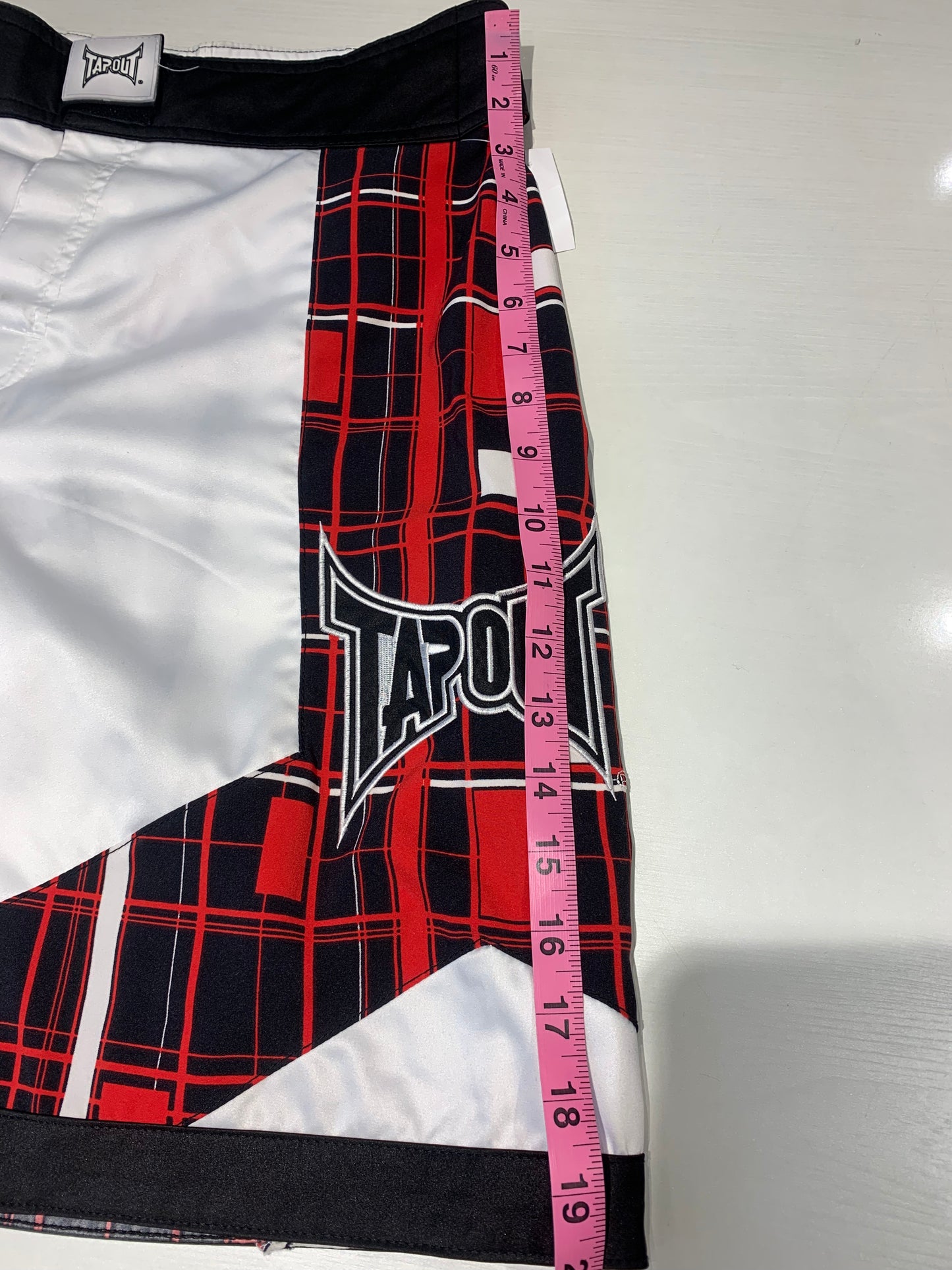Tap Out MMA Ultimate Fighter Shorts White/Red - Men's Size Small