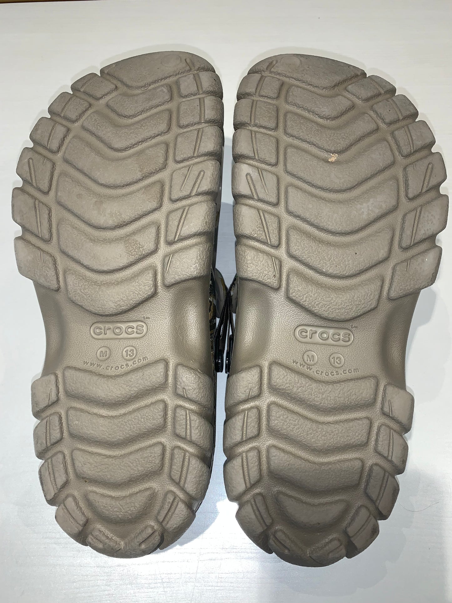 Crocs Classic Sandals Camo - Men's Size 13