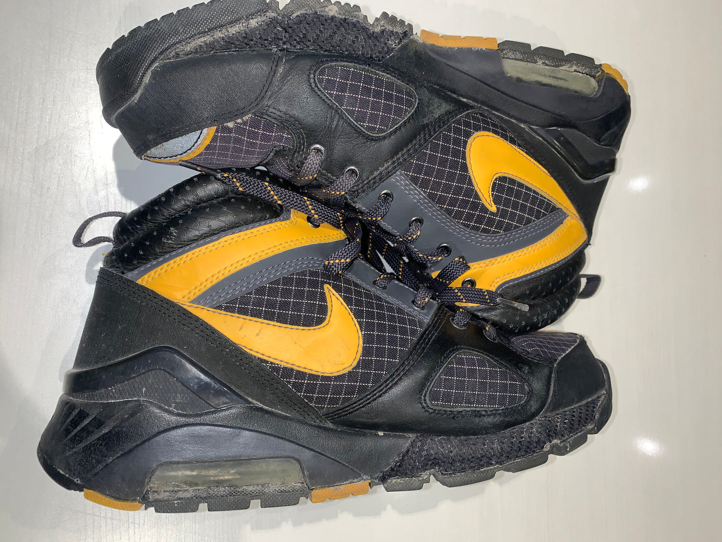 Nike ACG Boots Shoes Vintage Yellow/Black - Men’s Shoe Size 10.5