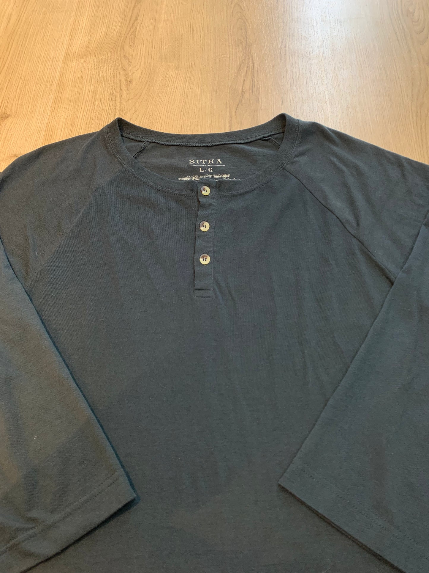 Sitka Three-Quarter Sleeve Henley Shirt Black - Men’s Size Large