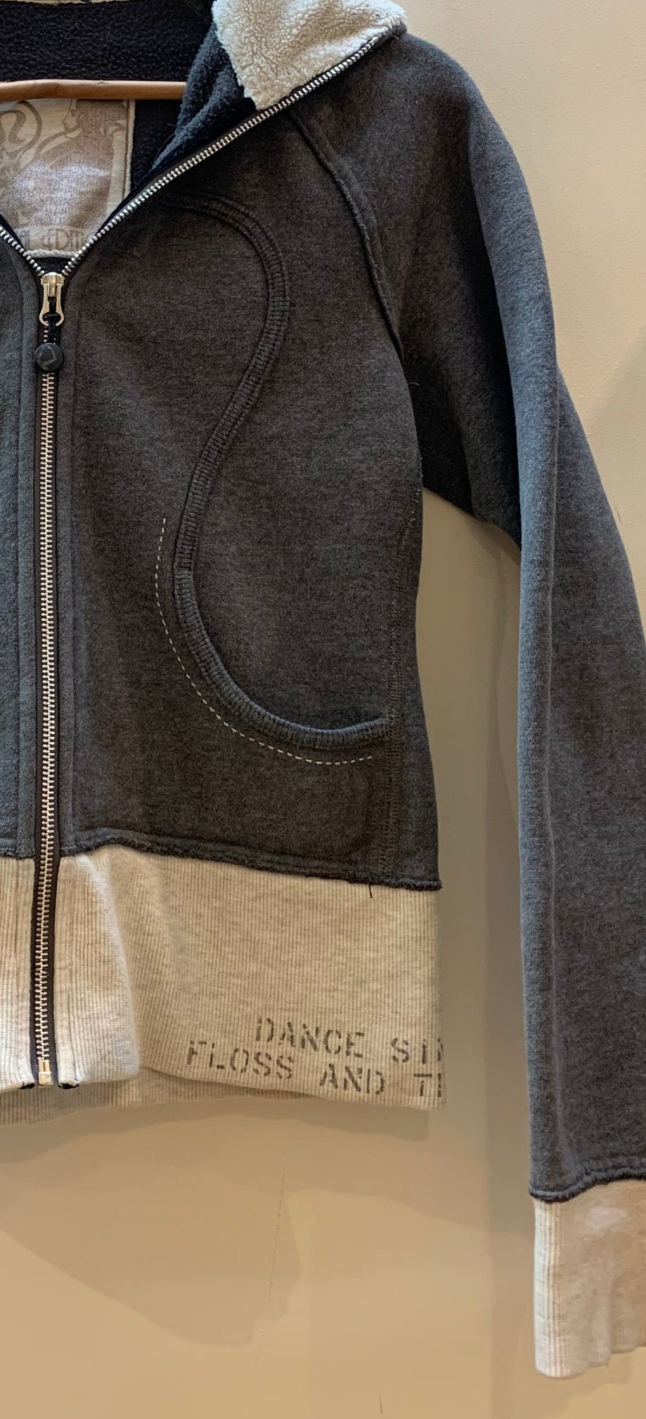 Lululemon Scuba Special Edition Dance Floss Sing Travel Hoodie Grey - Size 6