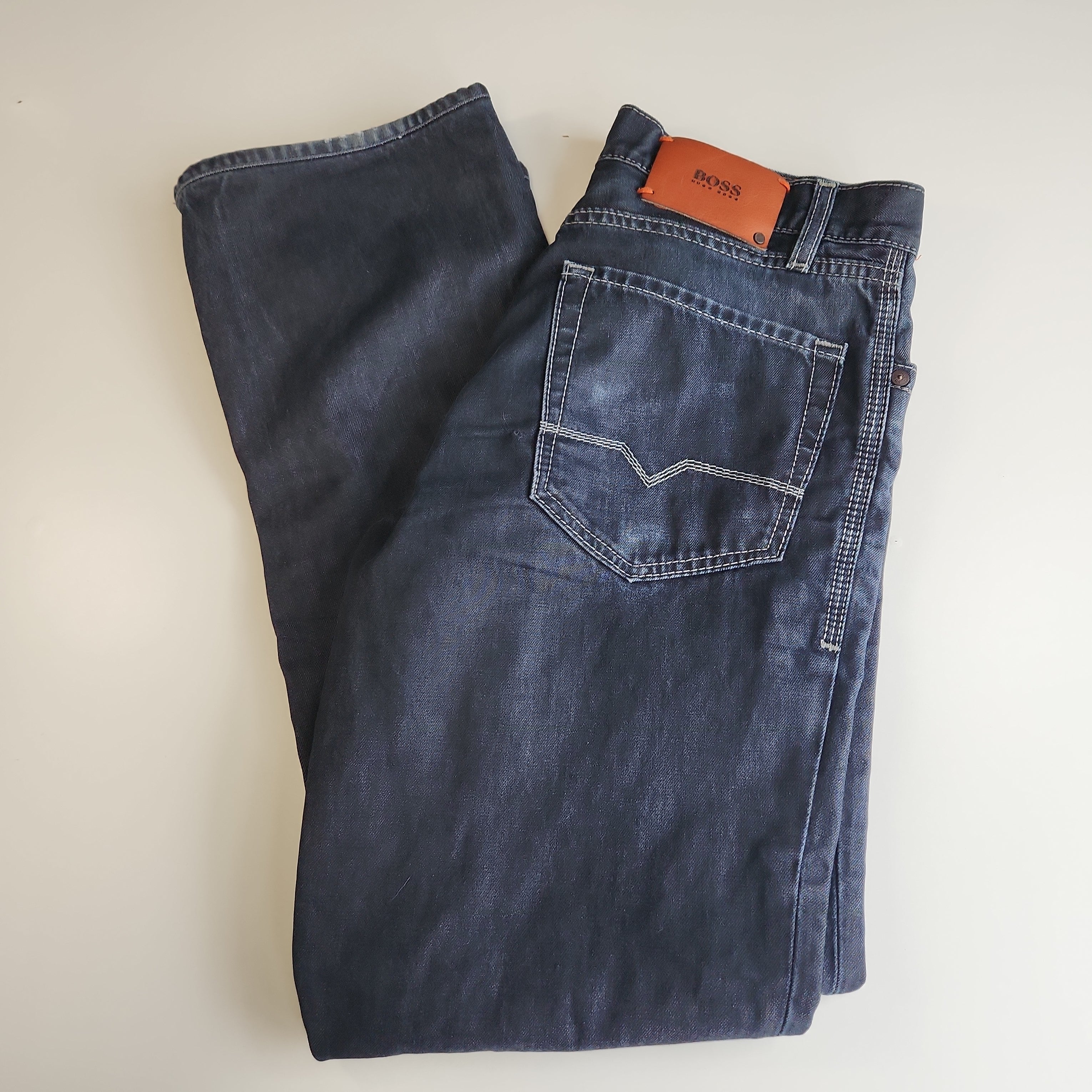 Hugo Boss Straight Leg Jeans Dark Washed 32 x 34