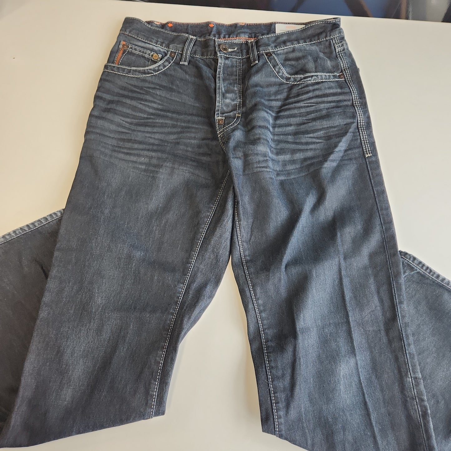 Hugo Boss Straight Leg Jeans Dark Washed - 32 x 34