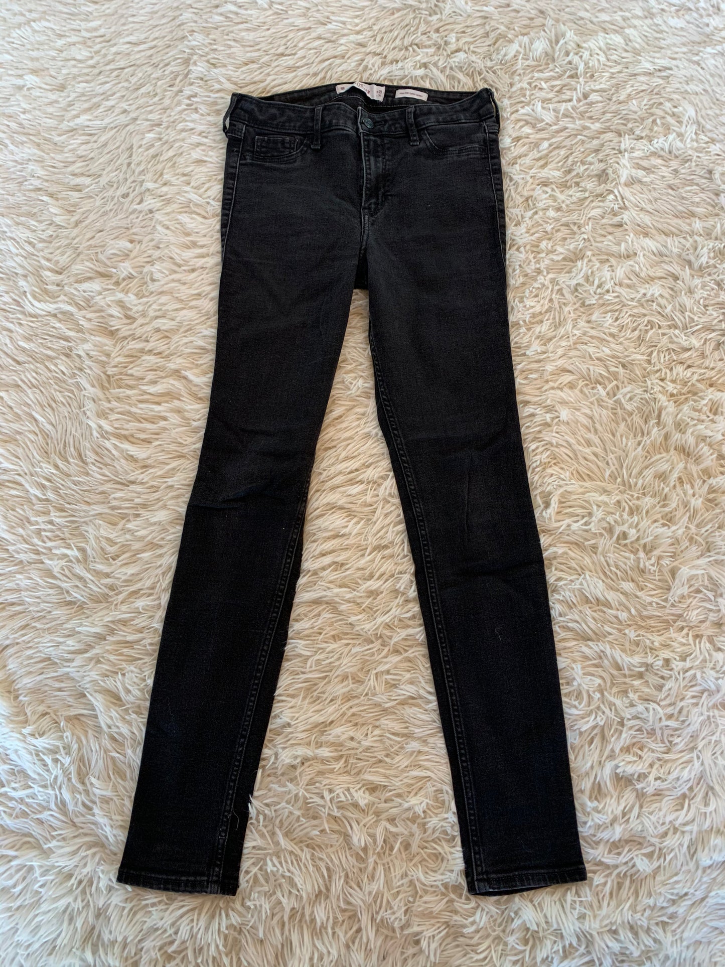 Hollister Women's High Rise Super Skinny Jeans Black - Size 29 x 30